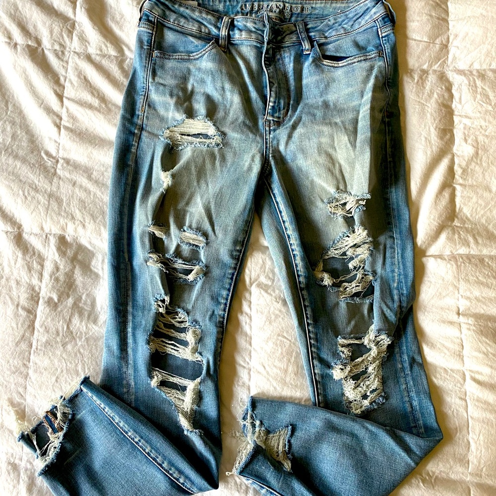 AEO distressed crop Jean Size 12